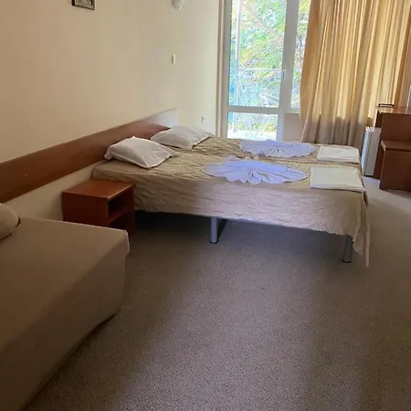 מלון Kamenec Budget