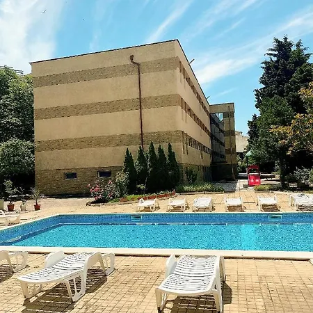 Kamenec Budget